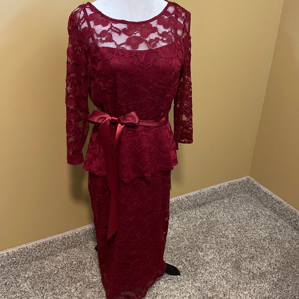 💕 NWT Chetta B Lace Peplum Maxi Dress